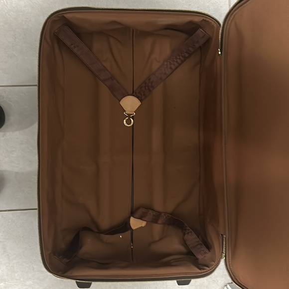 Louis Vuitton Pegase 55 Monogram - Picture 9 of 10